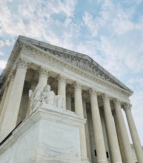 Façade de palais de justice