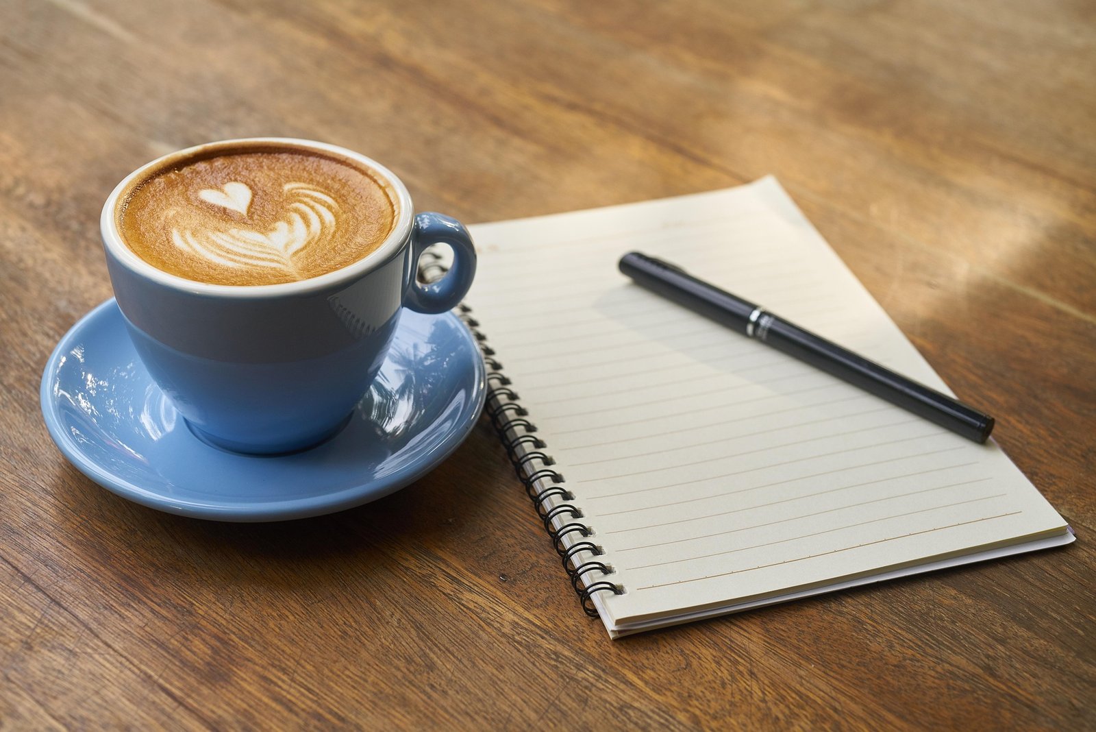Temps de pause au travail : 20 minutes après 6 heures, est-ce obligatoire et payé ?